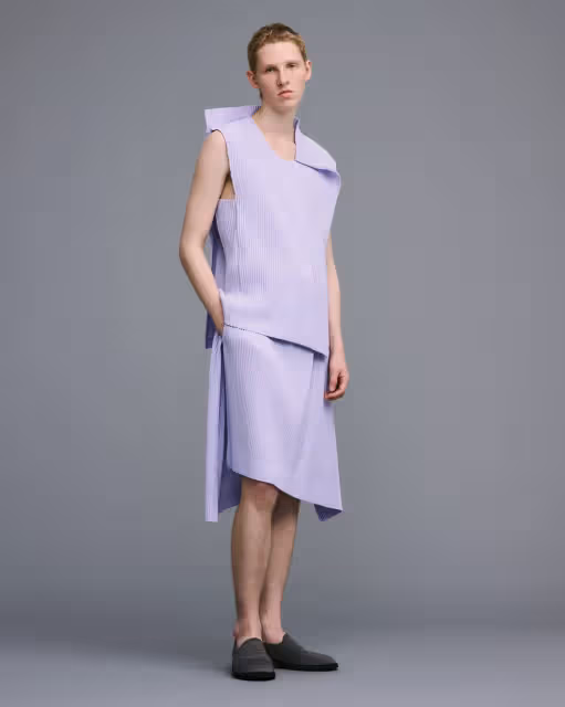 HOMME PLISSÉ ISSEY MIYAKE新店開幕　埠袋縐褶包、獨家季節色搶客