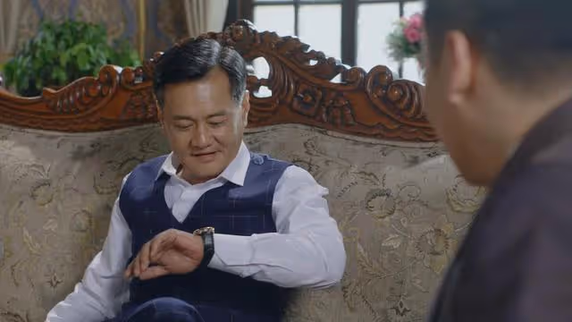 最大BOSS蜂王露餡,甦醒發現這女人隱藏真深