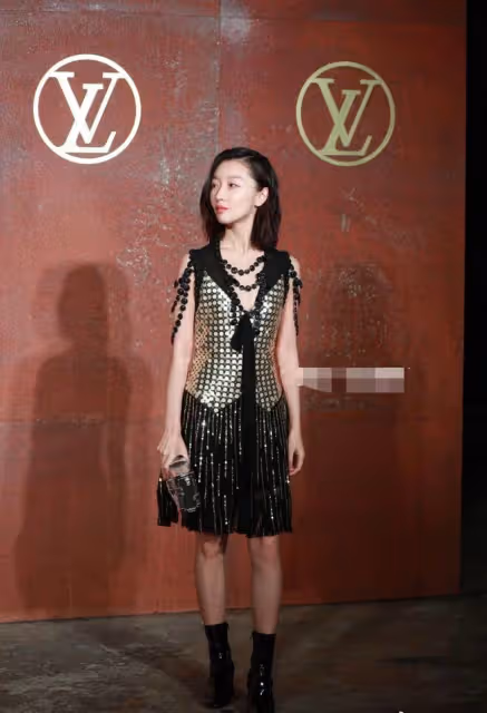 LV生圖全翻車!鍾楚曦用力過猛章子怡太普通,舒淇性感過頭顯風塵