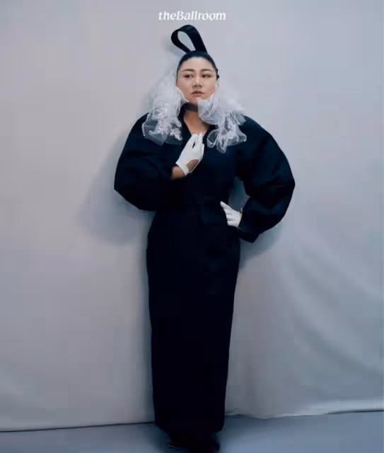 楊天真瘦身成功好自信，學范冰冰走總攻路線，卻被大蝴蝶結拖後腿