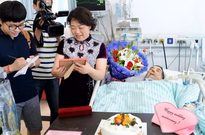 16年杭州洋女婿腦死亡,妻子穿旗袍送他離開人世,捐遺體救了6人