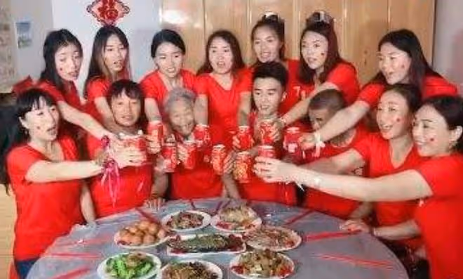 2018年,山西11個姐姐湊32萬給弟買房結婚,還有後續,心酸又現實