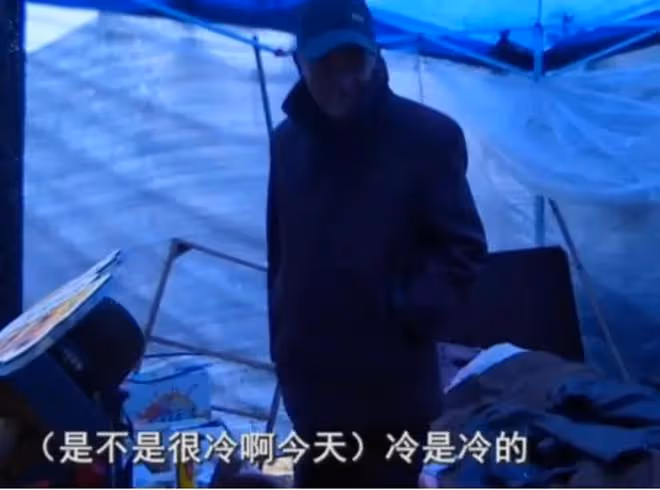 2019年,男子裝修600萬別墅,慘遭老人敲詐:沒有100萬不讓住