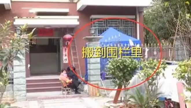 2019年,男子裝修600萬別墅,慘遭老人敲詐:沒有100萬不讓住