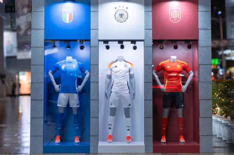 adidas挺歐洲盃不僅端全新球衣　三米高巨型足球吸睛又好拍