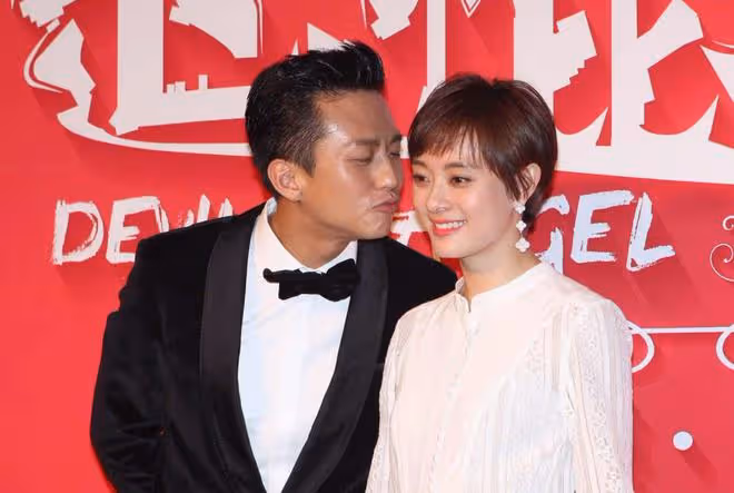 鄧超孫儷同時發文，模範夫妻甜蜜曬照，十四年愛情長跑見證真情