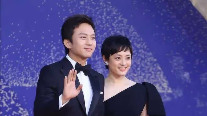 鄧超孫儷同時發文，模範夫妻甜蜜曬照，十四年愛情長跑見證真情