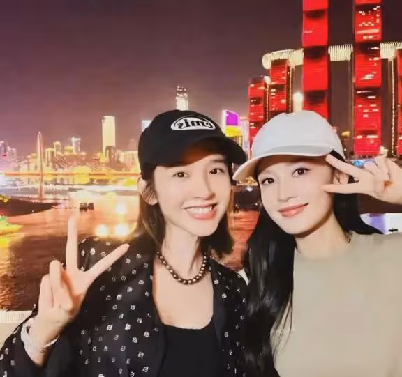 揭秘張若昀與唐藝昕的幸福婚姻生活