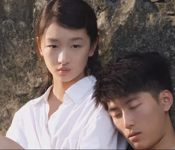 揭秘張若昀與唐藝昕的幸福婚姻生活