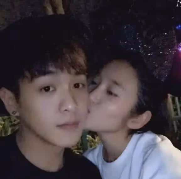 揭秘張若昀與唐藝昕的幸福婚姻生活