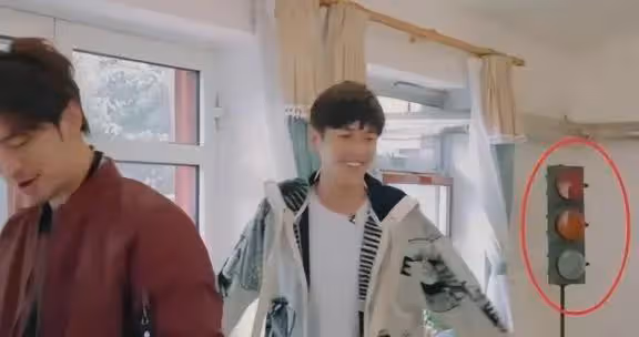 揭秘張若昀與唐藝昕的幸福婚姻生活