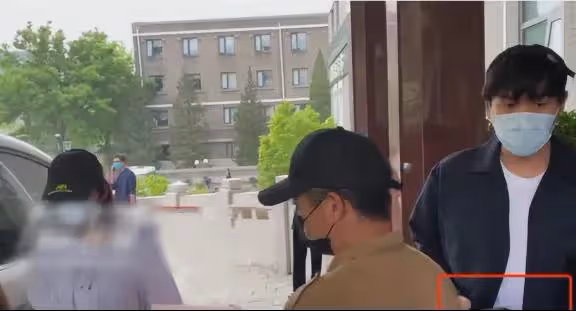 揭秘張若昀與唐藝昕的幸福婚姻生活