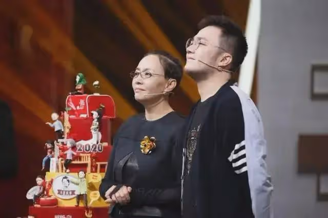 宋丹丹兒媳王博谷:嫁小7歲巴圖生兩子,和婆婆情如姐妹