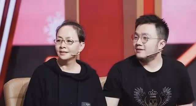 宋丹丹兒媳王博谷:嫁小7歲巴圖生兩子,和婆婆情如姐妹