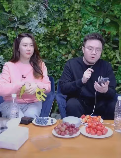 宋丹丹兒媳王博谷:嫁小7歲巴圖生兩子,和婆婆情如姐妹