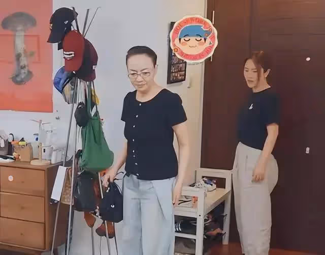 宋丹丹兒媳王博谷:嫁小7歲巴圖生兩子,和婆婆情如姐妹