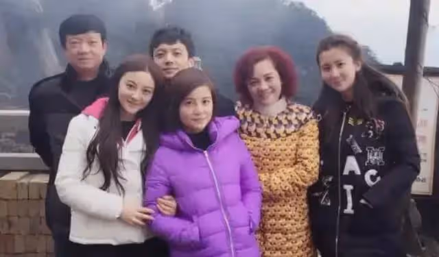 原來她早已去世!被全家8口吸血多年,26歲全身潰爛不治而亡