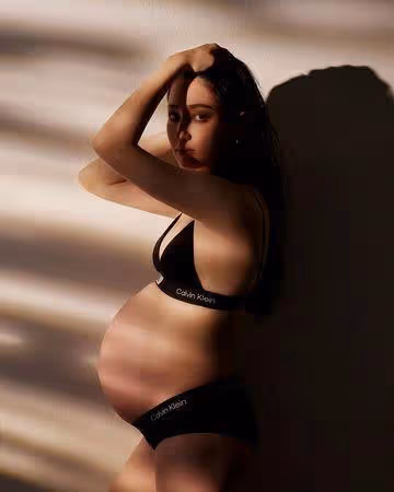 MEI MEI挺9月肚拍孕婦寫真! 「懷4寶只大肚」肌膚光滑巨美