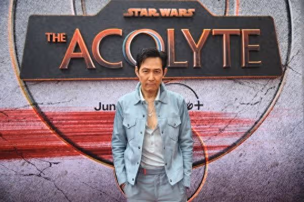 《侍者》李政宰全英文上陣加持星戰！　遭背叛涉家族滅門慘案