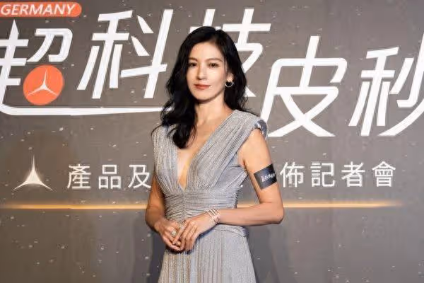 林熙蕾凍齡美貌「被女兒嫌老」 獻出醫美初體驗老公贊:hot mama