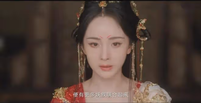 36歲楊冪又栽了!胖頭腫臉,竟以這種方式給青年演員上了一課