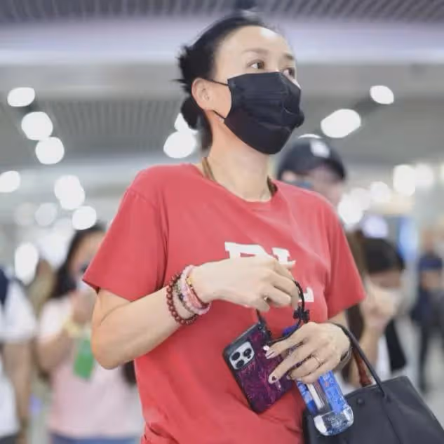 逆天大瓜!孫楠和那英嘴對嘴親吻!就是不知道對方的另一半怎麼想