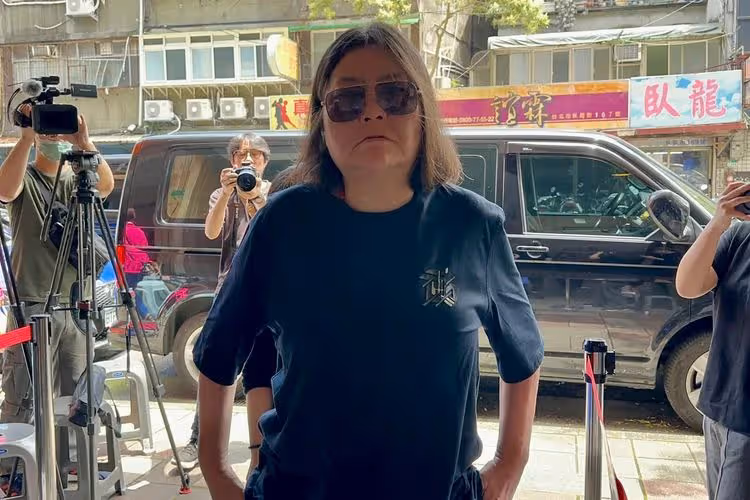 寬姐母喪｜16星弔唁！張小燕徒弟風波後首亮相最有心　謝金燕中斷《浪姐5》返台最遙遠