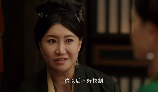 女演員演技多重要？當45歲陳喬恩跟43歲范湉湉同框，敷衍一目了然