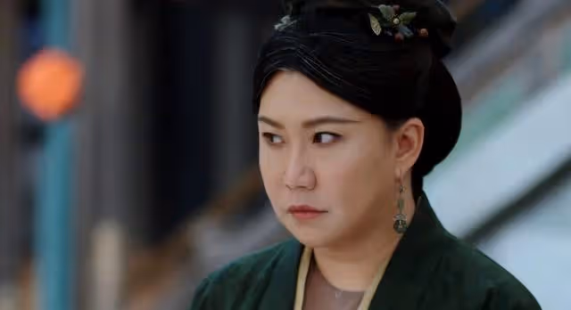 女演員演技多重要？當45歲陳喬恩跟43歲范湉湉同框，敷衍一目了然