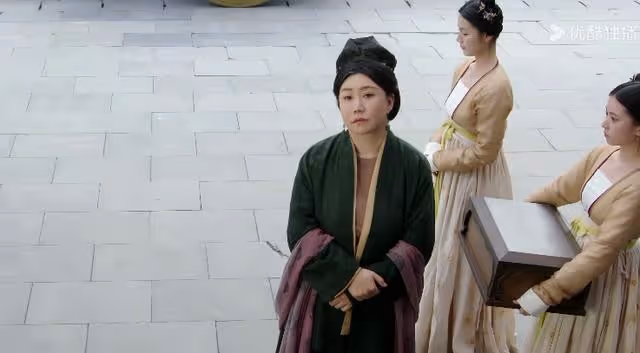 女演員演技多重要？當45歲陳喬恩跟43歲范湉湉同框，敷衍一目了然