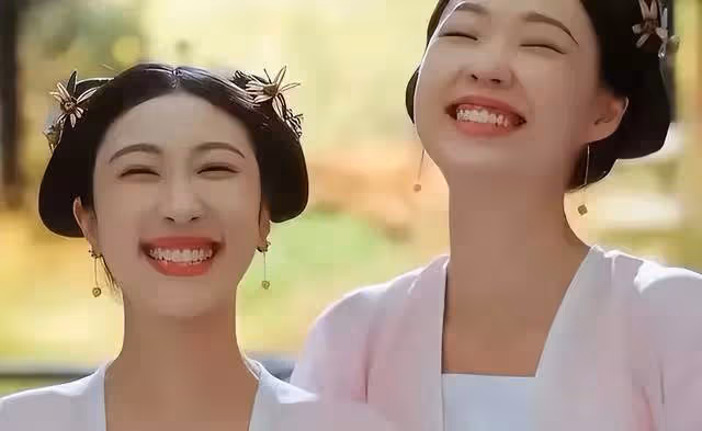 王家衛有多牛?她憑《繁花》提名白玉蘭,在《墨雨雲間》卻成最差