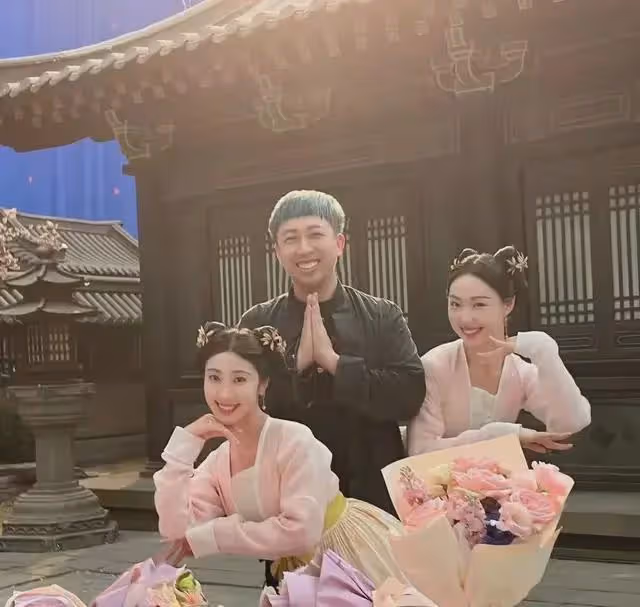 王家衛有多牛?她憑《繁花》提名白玉蘭,在《墨雨雲間》卻成最差