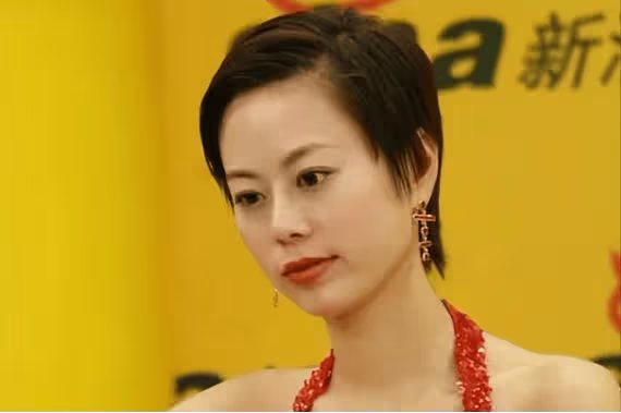 裸替演員邵小珊痛斥馮小剛:你這個騙子,我要讓你身敗名裂!