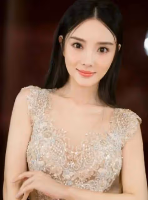 離婚後的李小璐變成了「大號水蜜桃」,苦了甜馨,幸福了男友