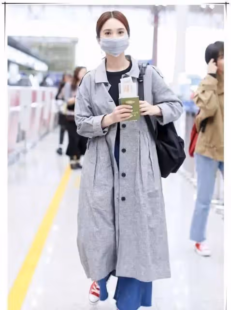 張韶涵和楊丞琳同現機場,網友:打針臉和天然臉的差距一目了然!