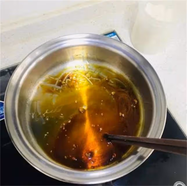 冰糖熬製糖色怎麼熬才正確?很多人沒有掌握其中的小技巧