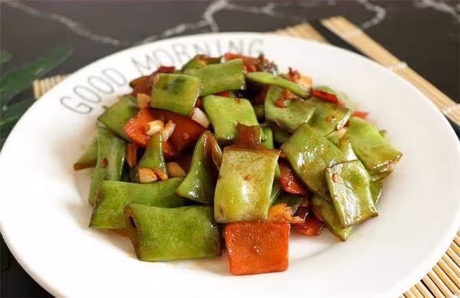 扁豆怎麼燒才好吃?大廚教你新吃法,顏色翠綠特下飯