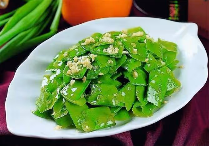 扁豆怎麼燒才好吃?大廚教你新吃法,顏色翠綠特下飯