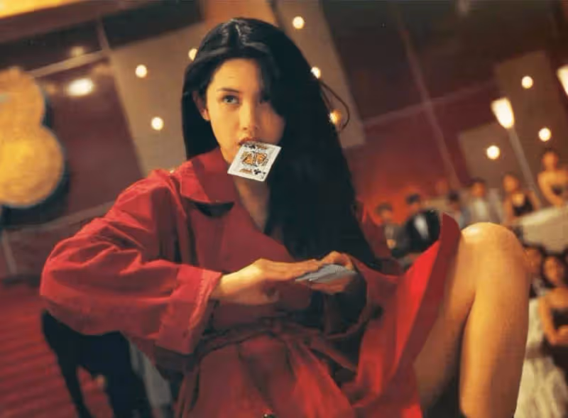 美艷港星與大女兒現身！被贊最美星二代！二女兒卻像爸爸
