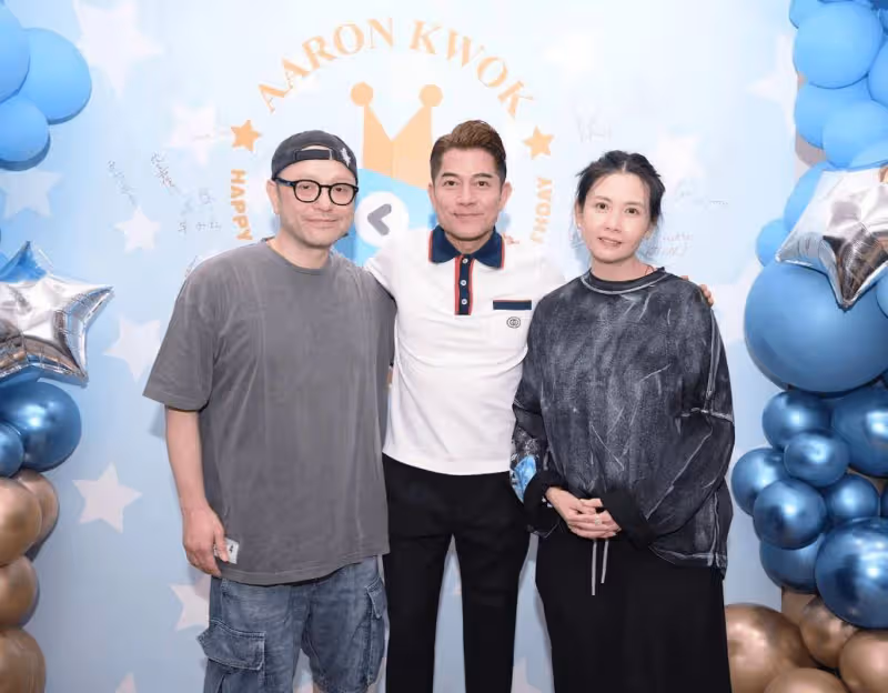 美艷港星與大女兒現身！被贊最美星二代！二女兒卻像爸爸
