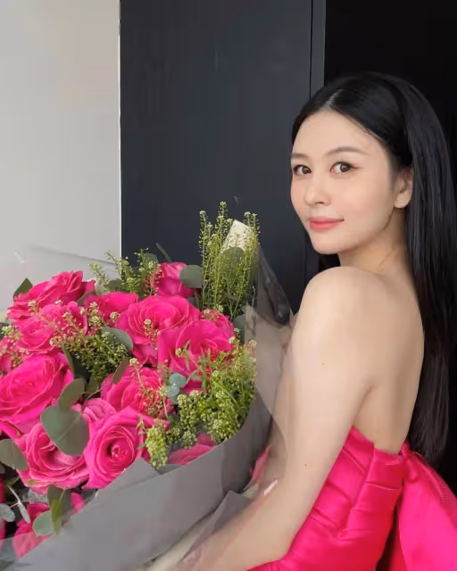 美艷港星與大女兒現身！被贊最美星二代！二女兒卻像爸爸
