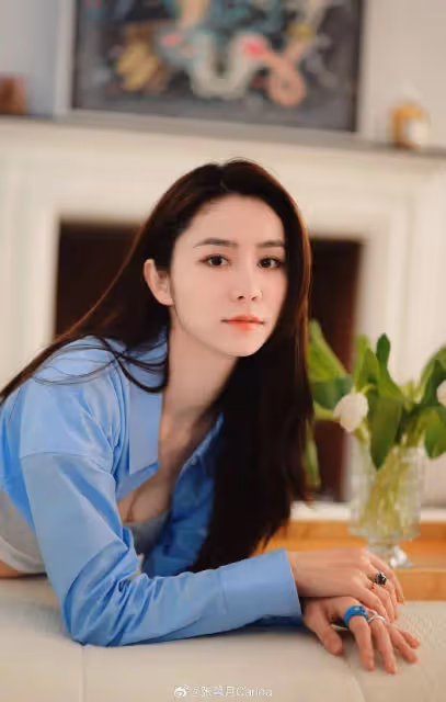 當紅港星老婆大曬小蠻腰,粉碎又懷孕傳聞!網友大批:很土難看