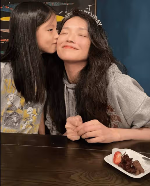 港產片女神超低胸性感現身!爆女兒嫌她年老︰內心很受傷