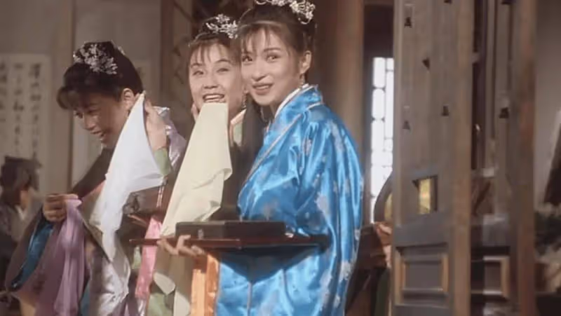 53歲「冬香」近照曝光！身材曼妙大曬泳照！女兒遺傳其好身材