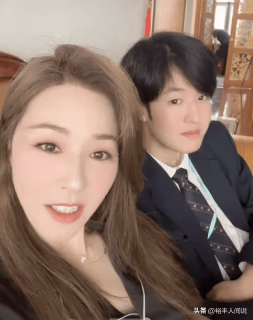 吳佳尼為兒子慶祝17歲生日!爸爸馬景濤送電腦,留言暴露雙層關係