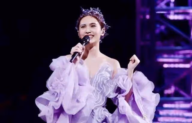 楊丞琳演唱會比《歌手》發揮好一萬倍！她否認有即時修音