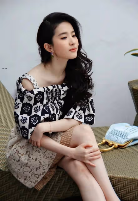 娜扎曾說沒人能取代劉亦菲!神仙姐姐雪膚玉貌美爆了