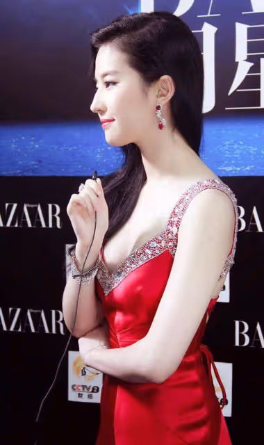娜扎曾說沒人能取代劉亦菲!神仙姐姐雪膚玉貌美爆了
