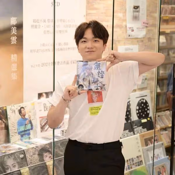 27歲TVB小生正式加入劇組,自認演戲經驗不足是新丁,直言開心又緊張