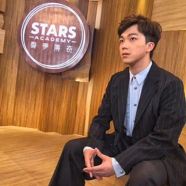 27歲TVB小生正式加入劇組,自認演戲經驗不足是新丁,直言開心又緊張